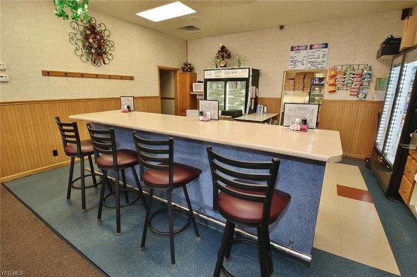 Peachs Place : 121 E Main St, Crooksville, OH 43731